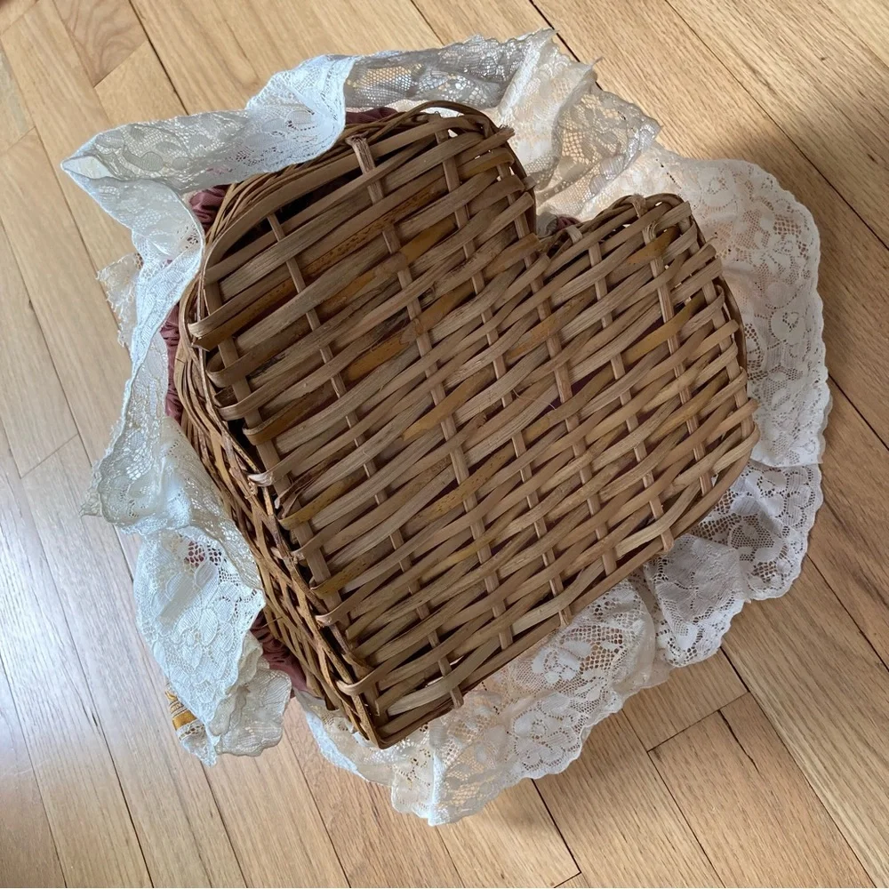 NWT Saks Fifth Avenue; Made in England. Heart shaped vintage lined wicker basket